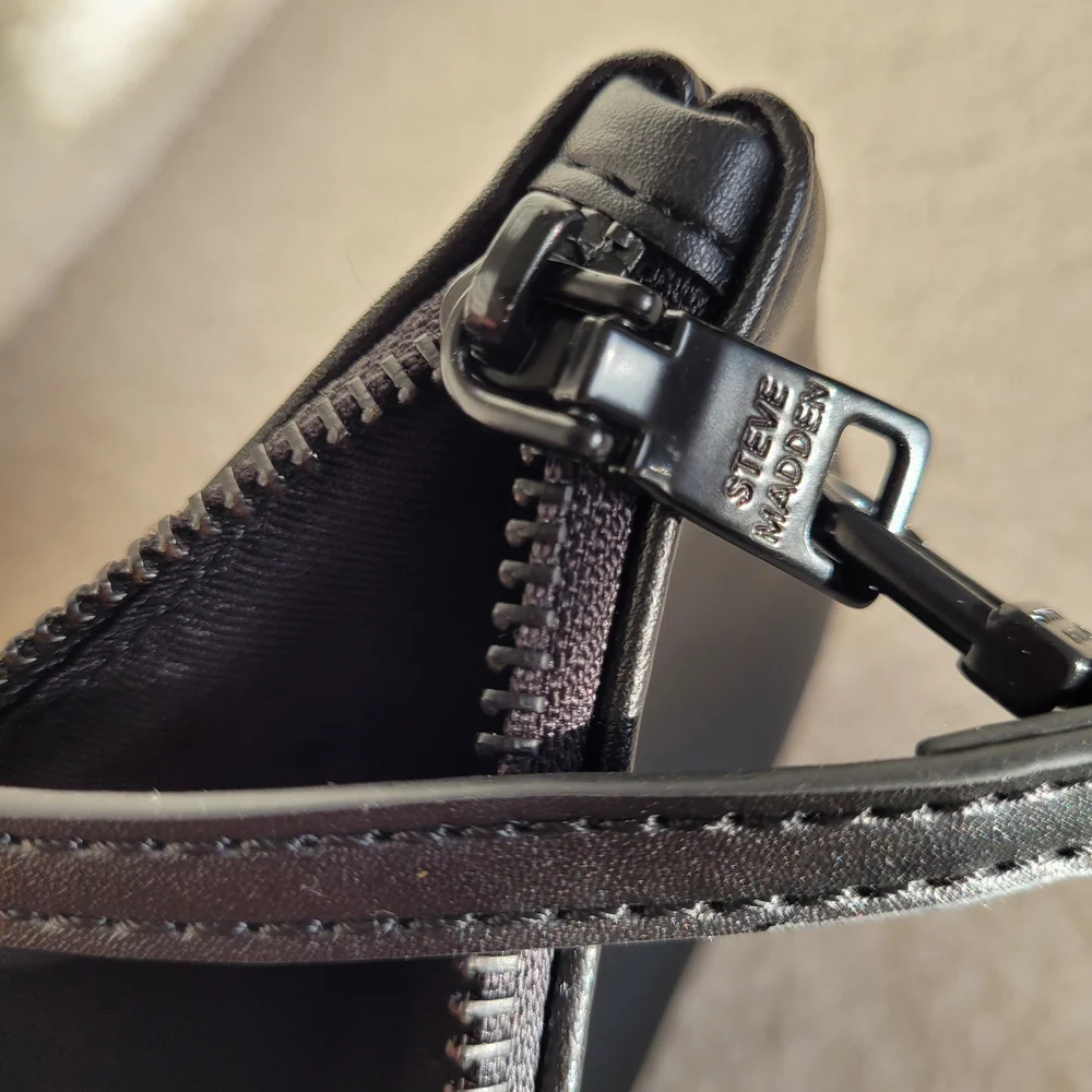Steve Madden Black Wristlet Clutch - Picture 3 of 3